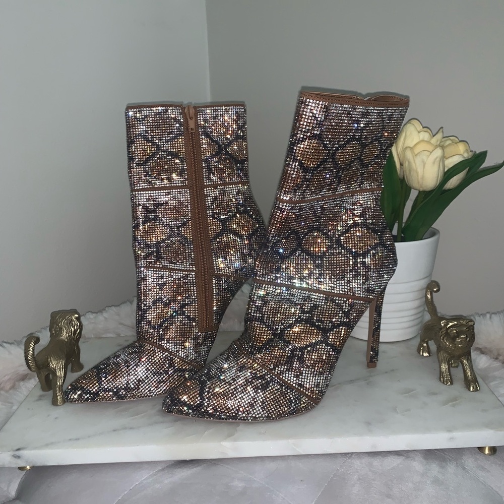 Steve Madden Rhinestone booties ✨